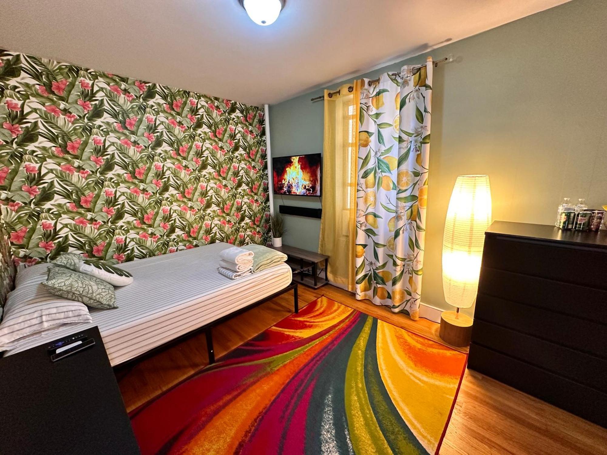 Tropical Comfort Room In Harlem Cozy Stay With Snacks & Style New York Exterior foto